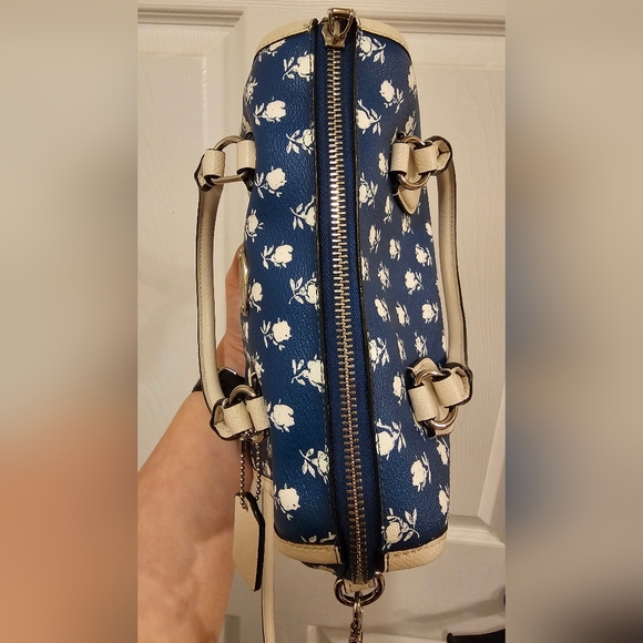 Coach EUC Badlands Blue and White Floral Crossbody Set With Matching Wallet - Picture 6 of 16